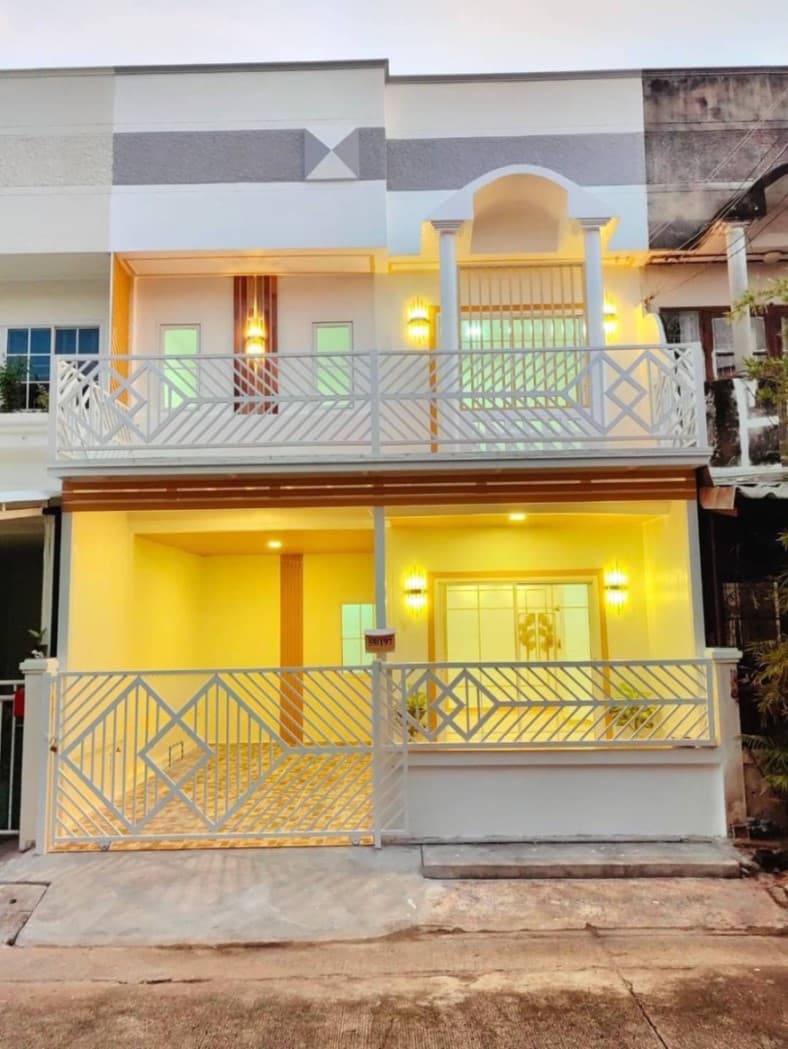 [Code : R4728] ขายทาวน์เฮ้าส์ 2 ชั้น รีโนเวทใหม่ สวย  บ้านณัฐกานต์ เพชรเกษม112