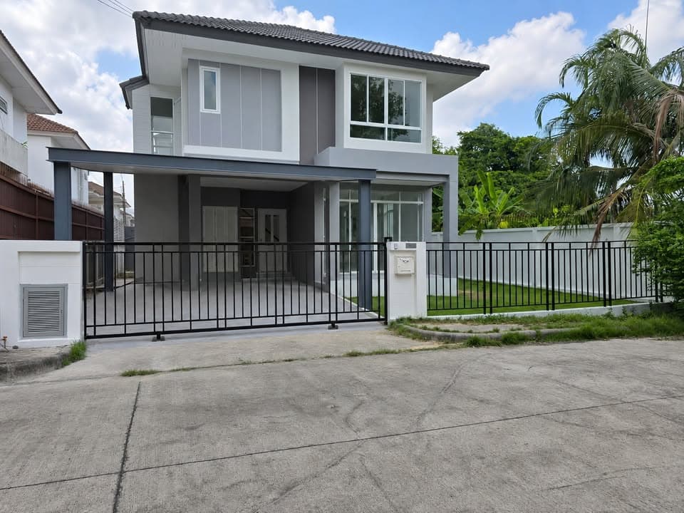 ขายบ้านเดี่ยวรีโนเวทใหม่ 4 ห้องนอน วิวสวย โครงการเทรนดี้ ธารา รามคำแหง ซอยราษฎร์พัฒนา 23/1