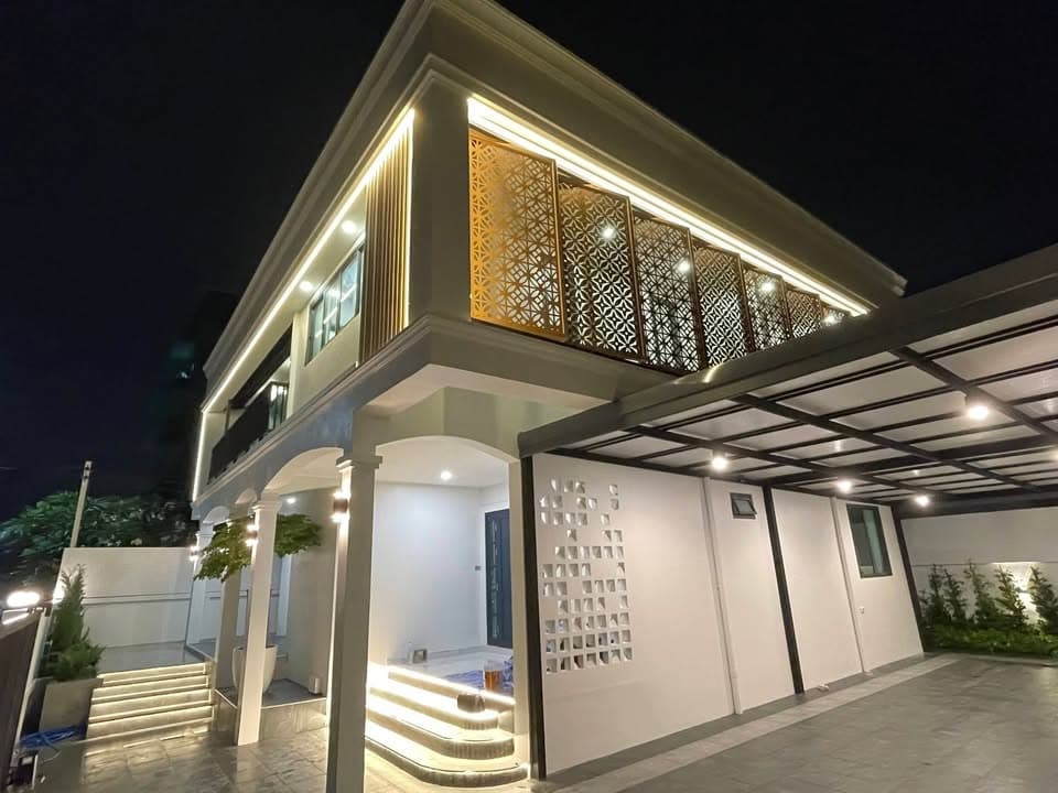 ขายบ้านเดี่ยวหลังริม 3 ห้องนอน สไตล์ Modern Craftmanship นวมินทร์ 127