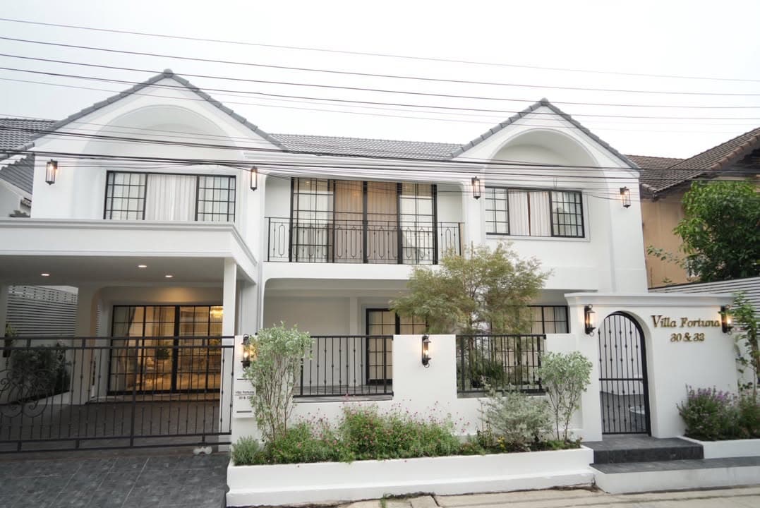 บ้านเดี่ยว 2 ชั้น นาคนิวาส 48 ลาดพร้าว 5 ห้องนอน 4 ห้องน้ำ 82 ตร.ว.