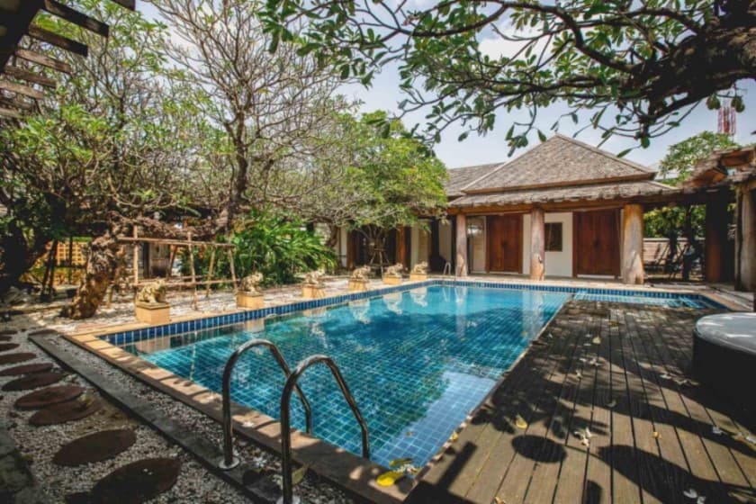 [Code R22133] ขายบ้านเดี่ยว และเรือนรับรอง สไลต์บาหลี ซอยนวลจันทร์
