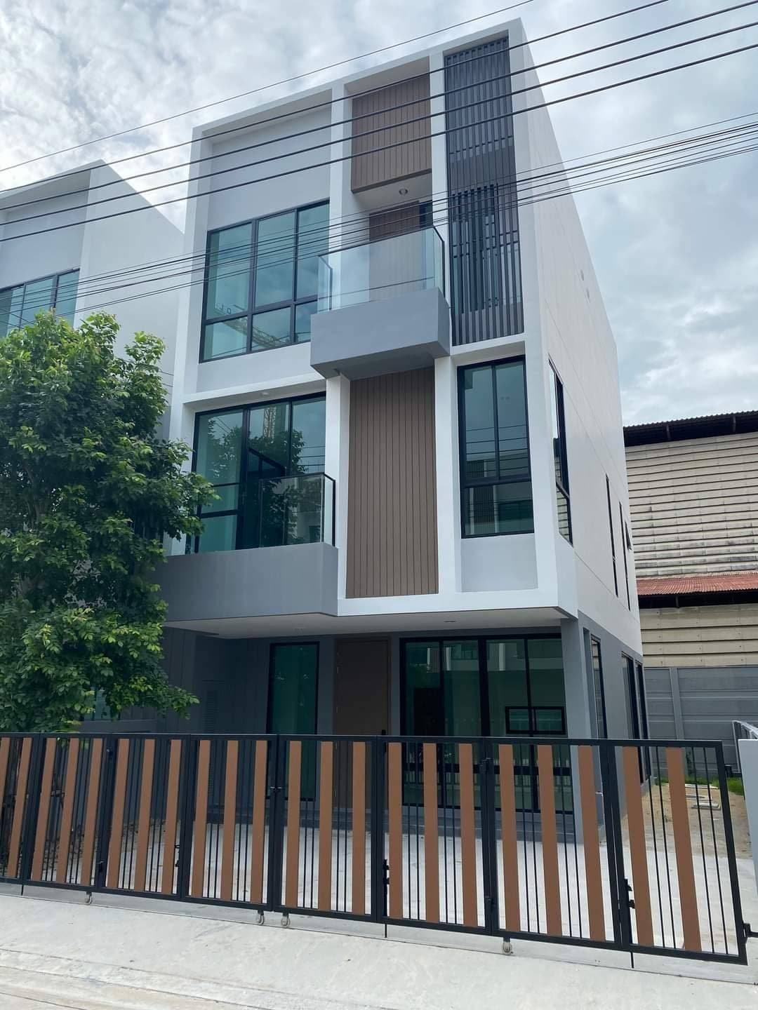 [Code : R39503] ให้เช่าบ้านแฝด 3 ชั้น  4 ห้องนอน Nue Connex House ดอนเมือง