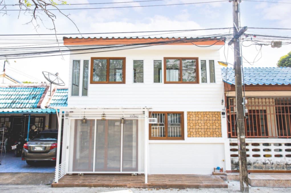 [Code : R41413] ขายทาวน์เฮ้าส์ 2 ชั้น 2 นอน รีโนเวทใหม่  หมู่บ้านเฟรนชิพ - มัยลาภ เกษตรนวมินทร์