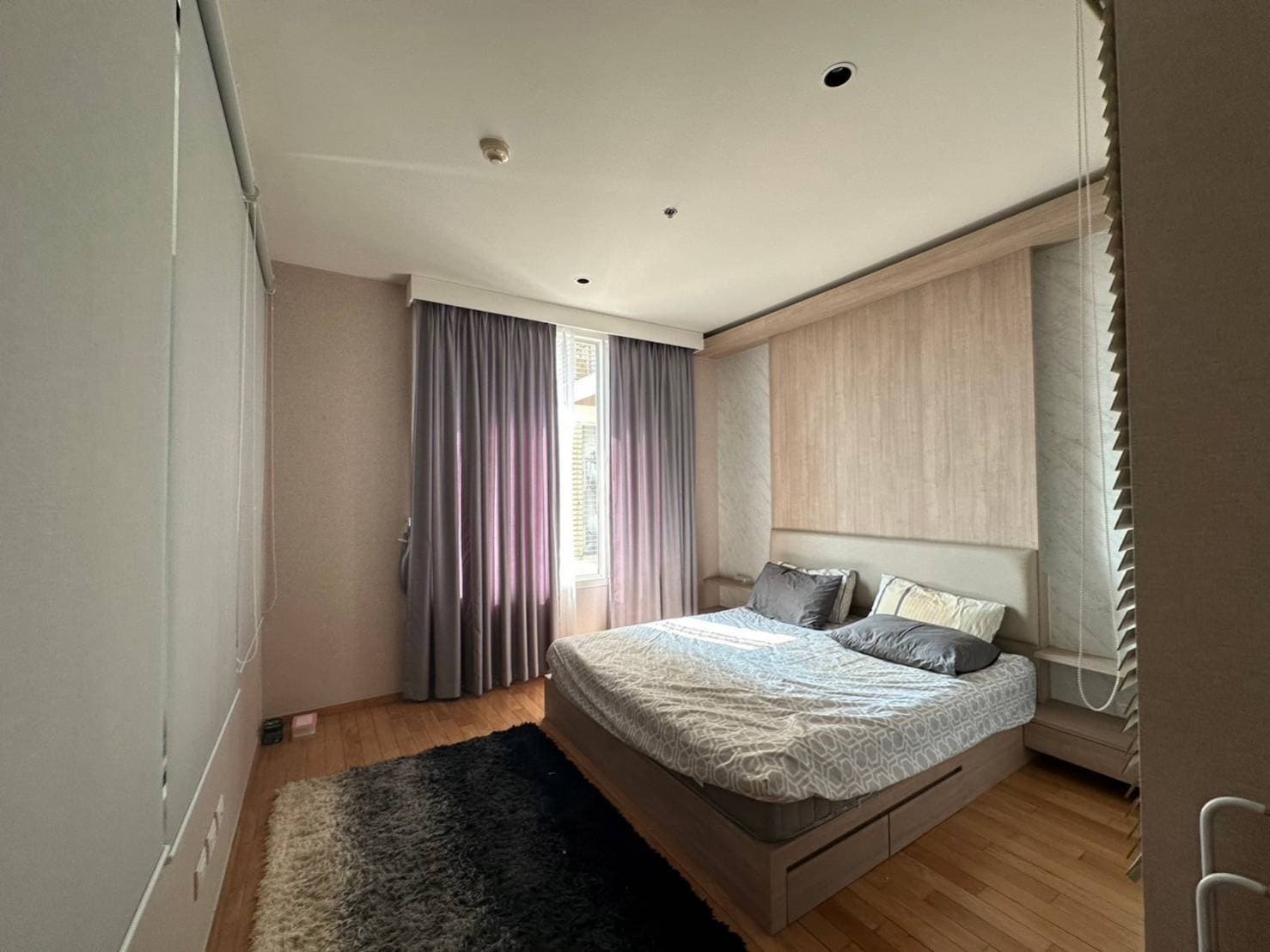 [Code : R4260] For Rent Duplex Empire place