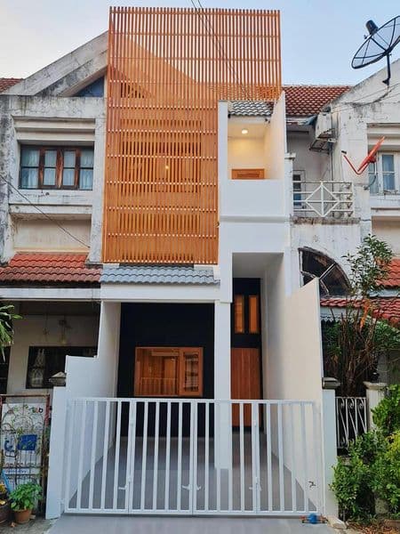 [Code : R4363] ทาวน์เฮ้าส์ 2.5 ชั้น เล่น 4 ระดับ เสรีไทย ใกล้สวนสยาม