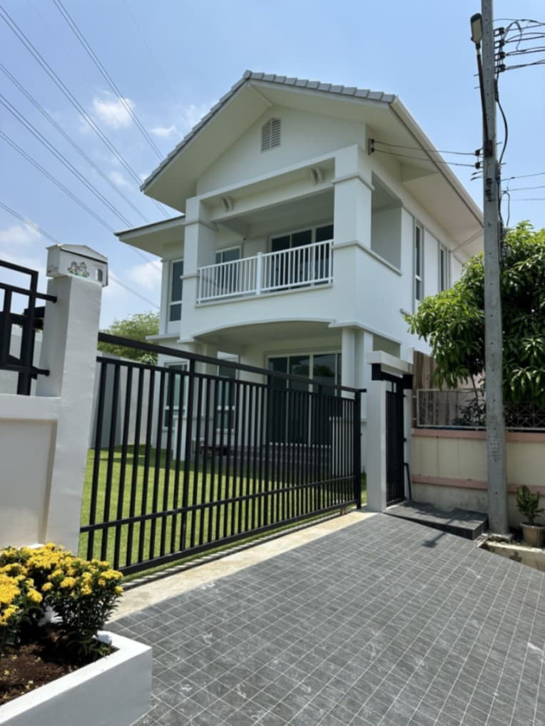 [code : R4578] ขายบ้านสร้างใหม่ หมู่บ้านศศิกานต์ ติดสถานีรถไฟฟ้าศรีเทพา สายสีเหลือง เดินทางเพียง 1 นาที